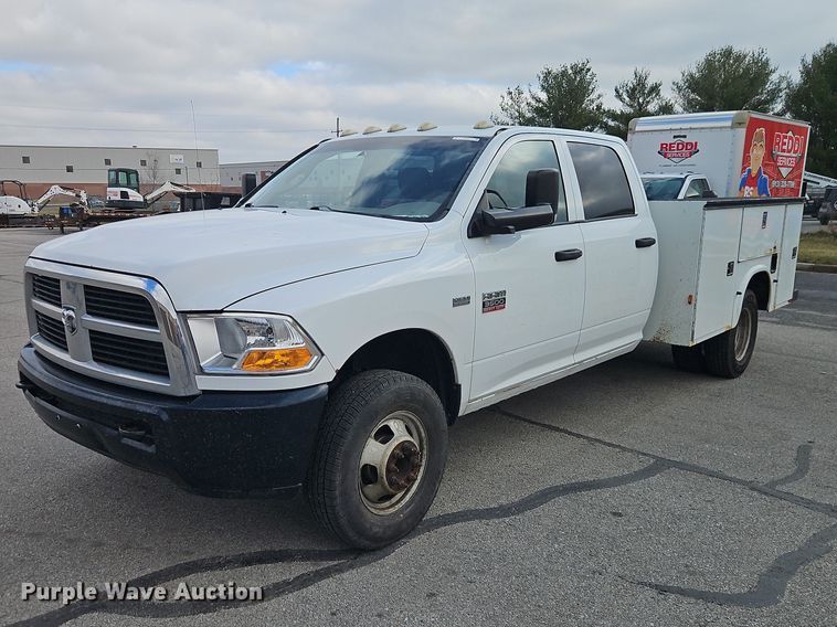 2011 Dodge Ram 3500 Crew Cab utility bed pickup truck
