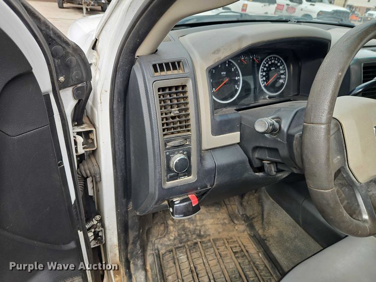 image for item EO7067 2011 Dodge Ram 3500 Crew Cab utility bed pickup truck