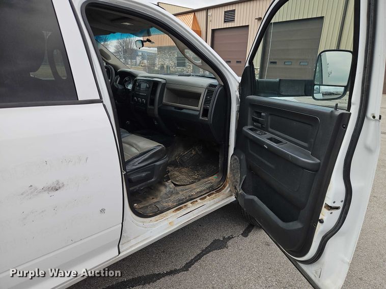 image for item EO7067 2011 Dodge Ram 3500 Crew Cab utility bed pickup truck