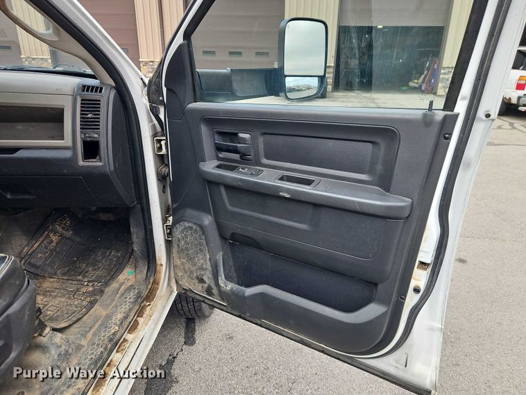 image for item EO7067 2011 Dodge Ram 3500 Crew Cab utility bed pickup truck