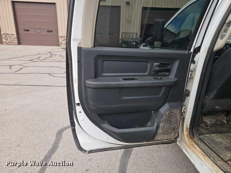image for item EO7067 2011 Dodge Ram 3500 Crew Cab utility bed pickup truck