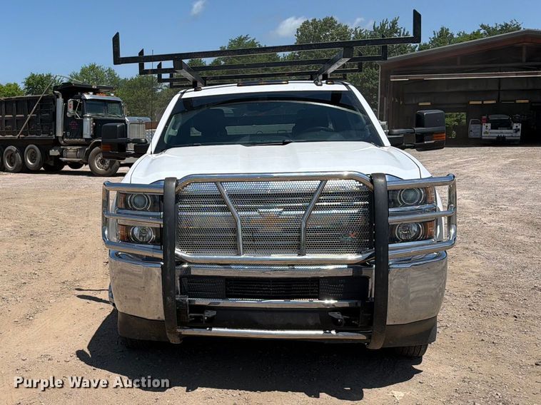 image for item EQ8003 2016 Chevrolet Silverado 3500HD Crew Cab utility bed pickup truck