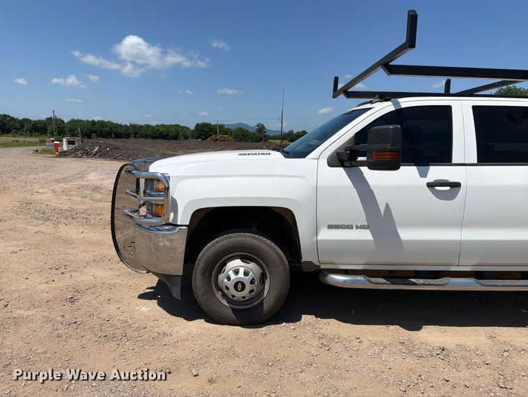 image for item EQ8003 2016 Chevrolet Silverado 3500HD Crew Cab utility bed pickup truck