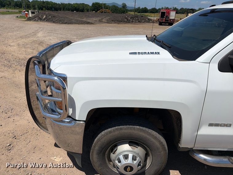 image for item EQ8003 2016 Chevrolet Silverado 3500HD Crew Cab utility bed pickup truck