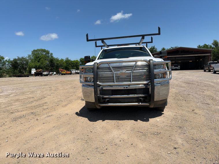 image for item EQ8003 2016 Chevrolet Silverado 3500HD Crew Cab utility bed pickup truck