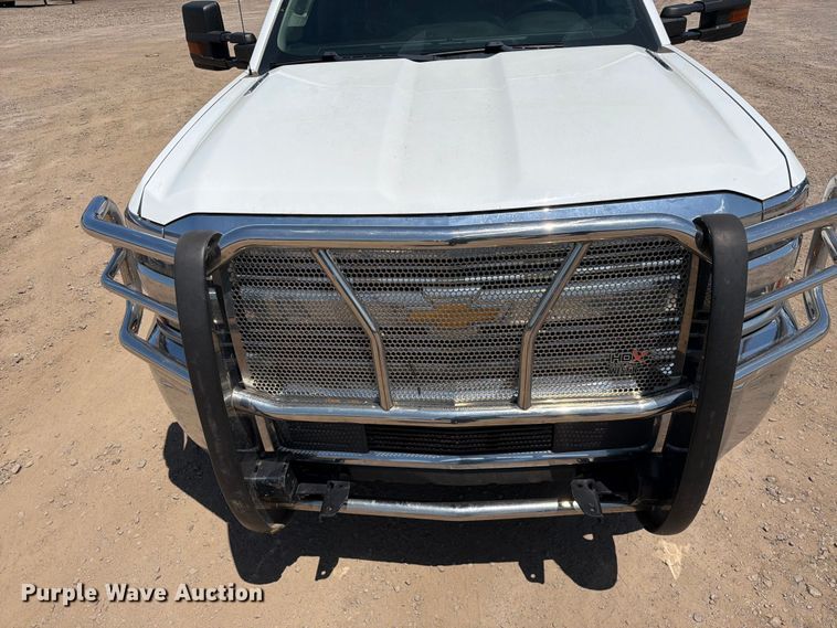 image for item EQ8003 2016 Chevrolet Silverado 3500HD Crew Cab utility bed pickup truck