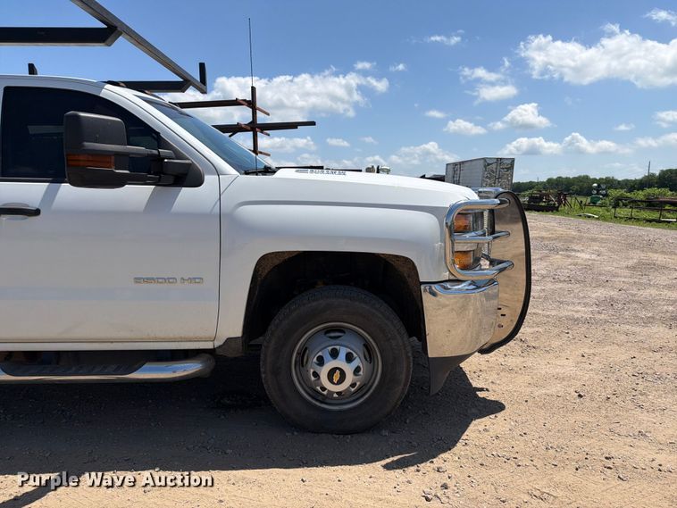 image for item EQ8003 2016 Chevrolet Silverado 3500HD Crew Cab utility bed pickup truck