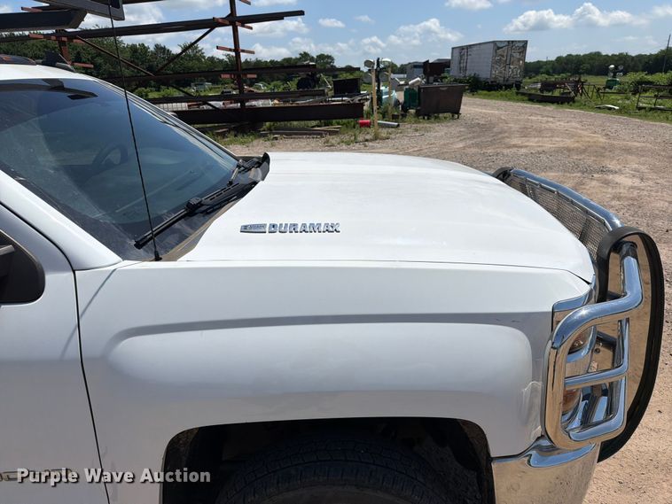 image for item EQ8003 2016 Chevrolet Silverado 3500HD Crew Cab utility bed pickup truck