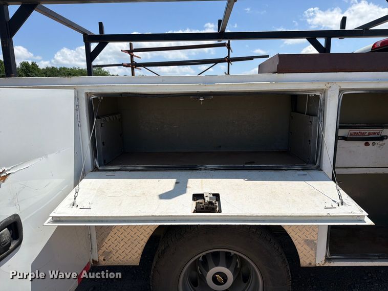 image for item EQ8003 2016 Chevrolet Silverado 3500HD Crew Cab utility bed pickup truck