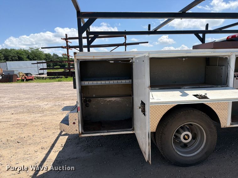 image for item EQ8003 2016 Chevrolet Silverado 3500HD Crew Cab utility bed pickup truck