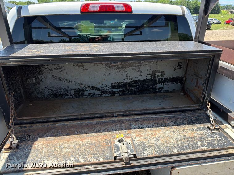 image for item EQ8003 2016 Chevrolet Silverado 3500HD Crew Cab utility bed pickup truck