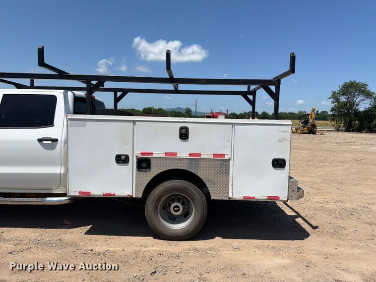 image for item EQ8003 2016 Chevrolet Silverado 3500HD Crew Cab utility bed pickup truck