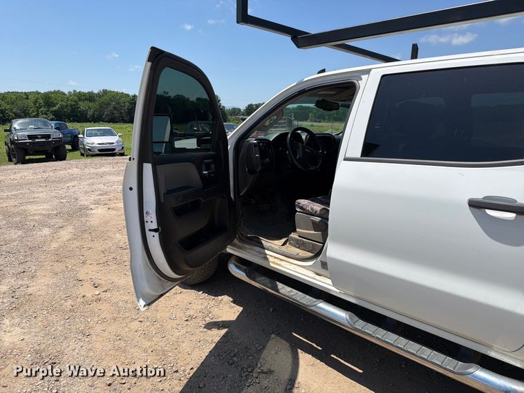 image for item EQ8003 2016 Chevrolet Silverado 3500HD Crew Cab utility bed pickup truck