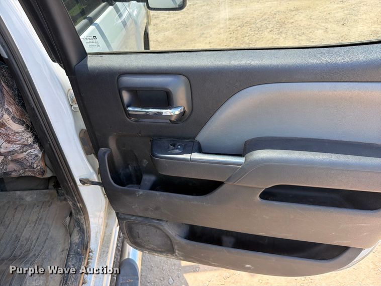 image for item EQ8003 2016 Chevrolet Silverado 3500HD Crew Cab utility bed pickup truck