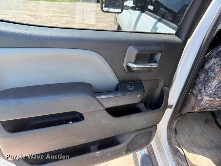 image for item EQ8003 2016 Chevrolet Silverado 3500HD Crew Cab utility bed pickup truck