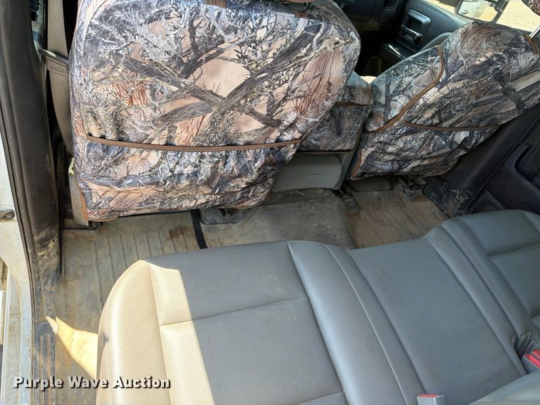 image for item EQ8003 2016 Chevrolet Silverado 3500HD Crew Cab utility bed pickup truck