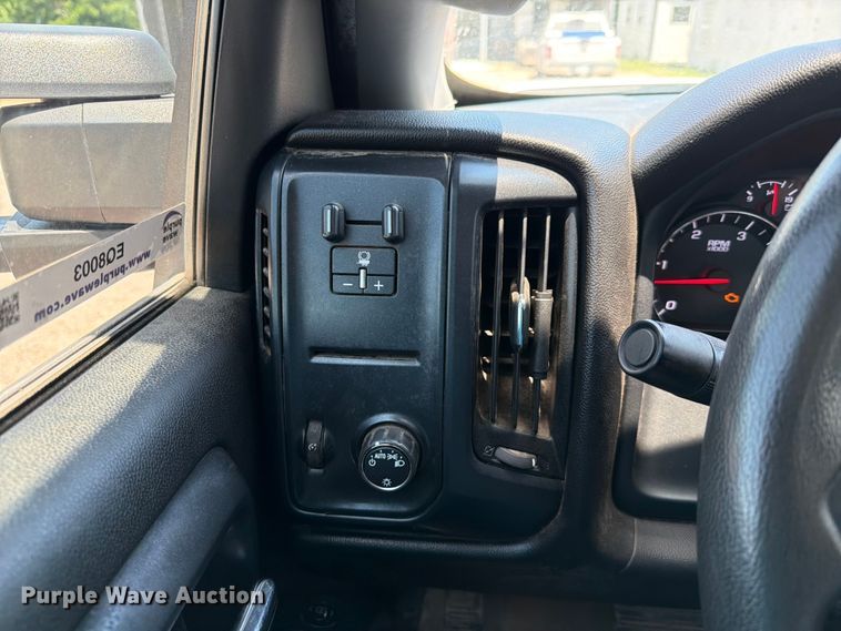 image for item EQ8003 2016 Chevrolet Silverado 3500HD Crew Cab utility bed pickup truck