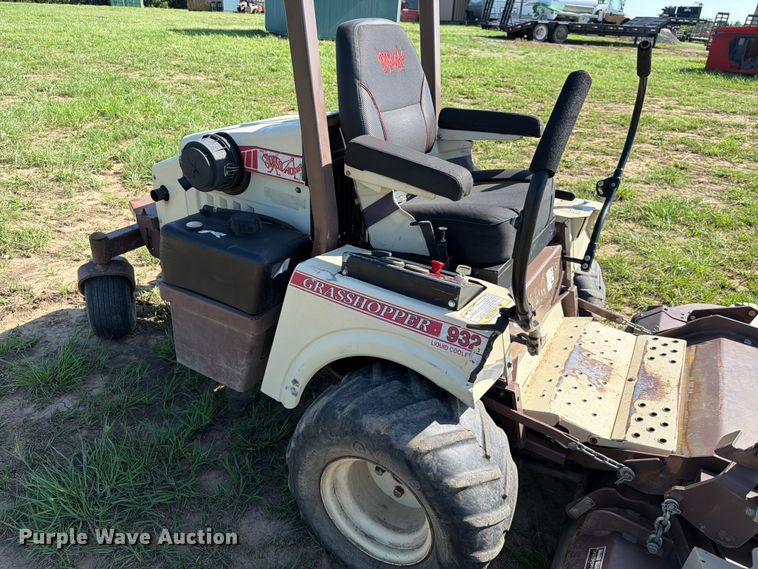 image for item EQ8004 Grasshopper 932 ZTR lawn mower