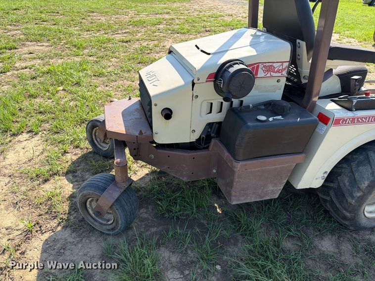 image for item EQ8004 Grasshopper 932 ZTR lawn mower