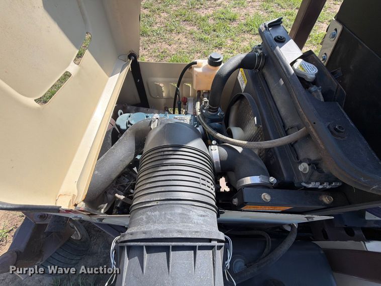 image for item EQ8004 Grasshopper 932 ZTR lawn mower
