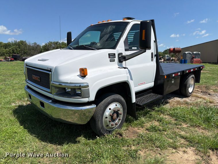 image for item EQ8008 2006 GMC C5500 flatbed truck