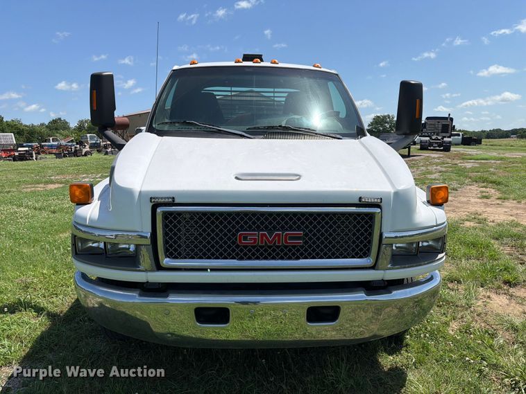 image for item EQ8008 2006 GMC C5500 flatbed truck