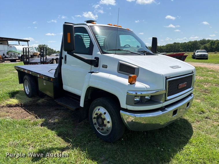 image for item EQ8008 2006 GMC C5500 flatbed truck