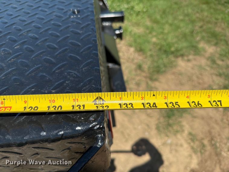 image for item EQ8008 2006 GMC C5500 flatbed truck