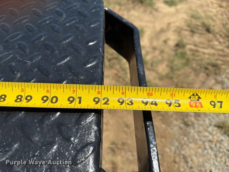 image for item EQ8008 2006 GMC C5500 flatbed truck