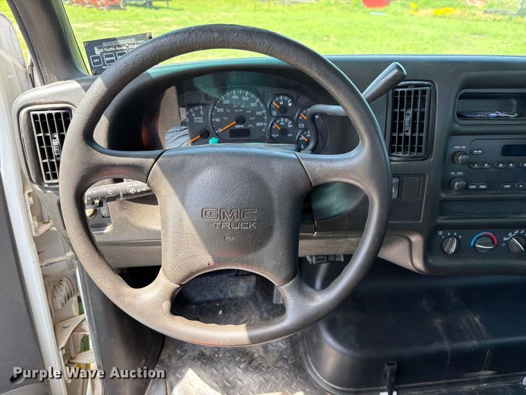 image for item EQ8008 2006 GMC C5500 flatbed truck