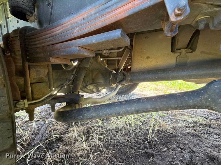 image for item EQ8008 2006 GMC C5500 flatbed truck