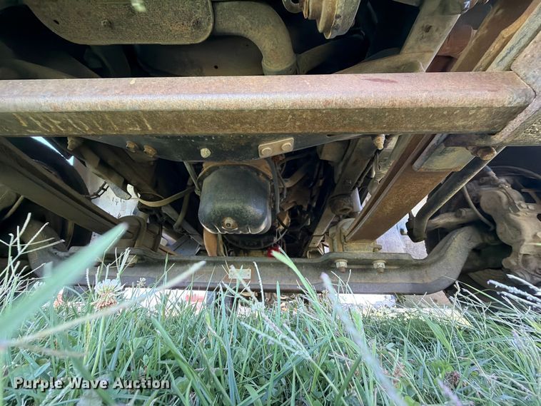 image for item EQ8008 2006 GMC C5500 flatbed truck