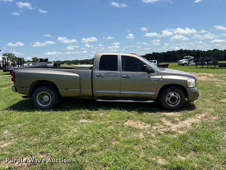 image for item EQ8010 2008 Dodge Ram 3500 Crew Cab pickup truck