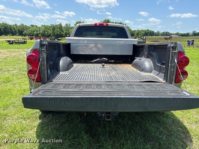 image for item EQ8010 2008 Dodge Ram 3500 Crew Cab pickup truck