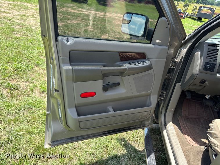 image for item EQ8010 2008 Dodge Ram 3500 Crew Cab pickup truck
