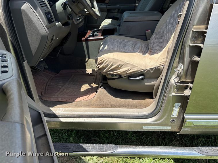 image for item EQ8010 2008 Dodge Ram 3500 Crew Cab pickup truck