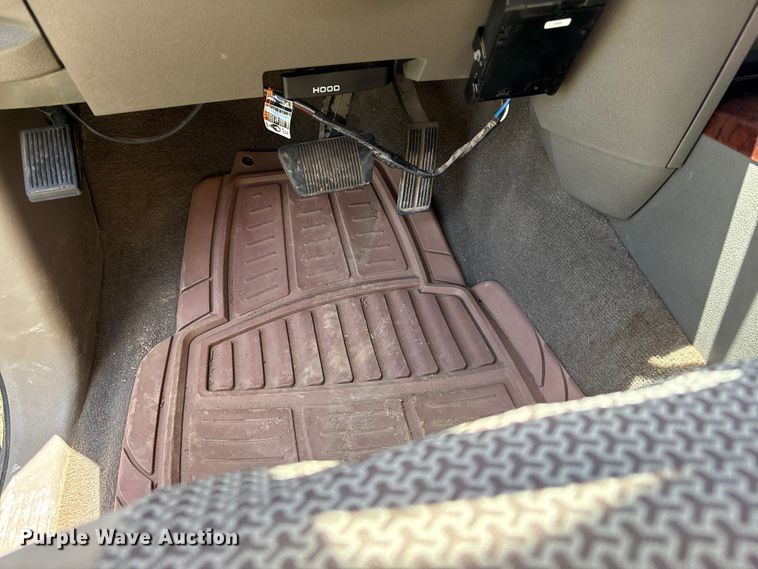 image for item EQ8010 2008 Dodge Ram 3500 Crew Cab pickup truck