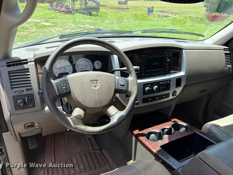 image for item EQ8010 2008 Dodge Ram 3500 Crew Cab pickup truck