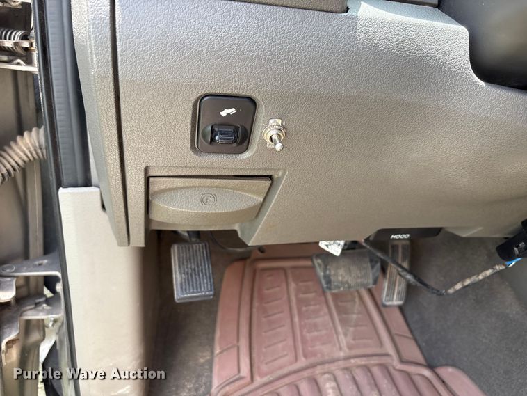 image for item EQ8010 2008 Dodge Ram 3500 Crew Cab pickup truck