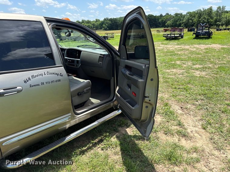 image for item EQ8010 2008 Dodge Ram 3500 Crew Cab pickup truck