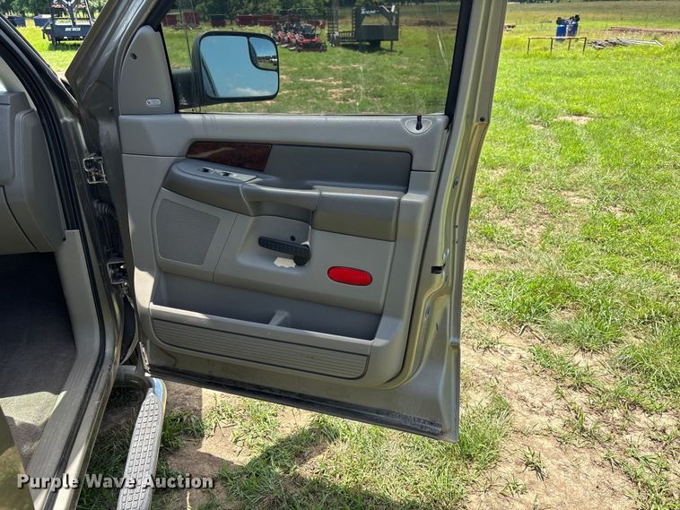image for item EQ8010 2008 Dodge Ram 3500 Crew Cab pickup truck