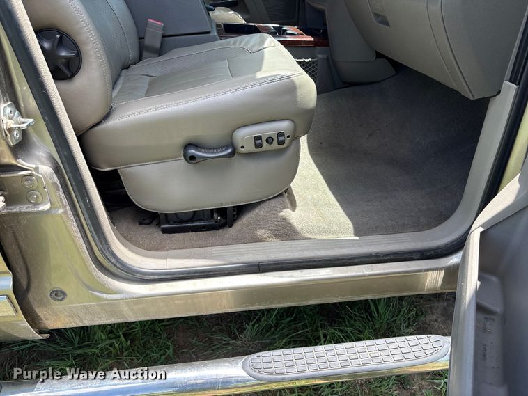 image for item EQ8010 2008 Dodge Ram 3500 Crew Cab pickup truck