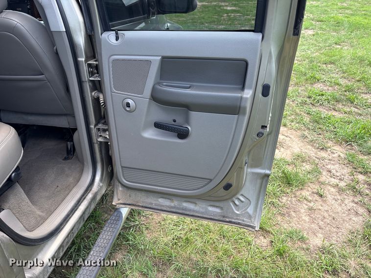 image for item EQ8010 2008 Dodge Ram 3500 Crew Cab pickup truck