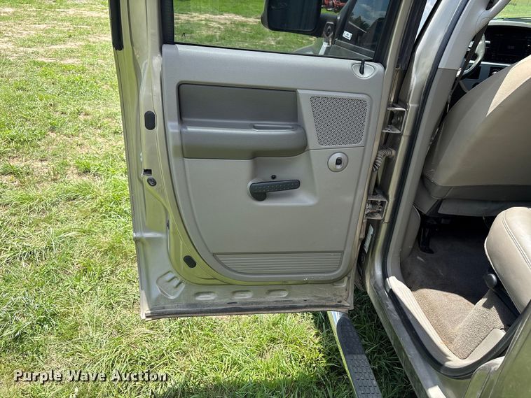image for item EQ8010 2008 Dodge Ram 3500 Crew Cab pickup truck
