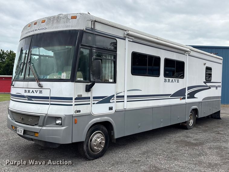 image for item EQ8024 2004 Winnebago Workhorse W22 RV