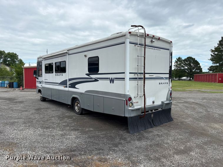 image for item EQ8024 2004 Winnebago Workhorse W22 RV