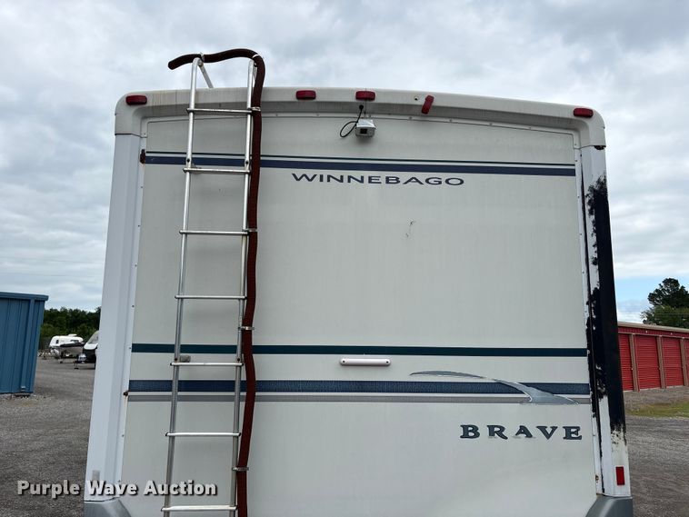 image for item EQ8024 2004 Winnebago Workhorse W22 RV