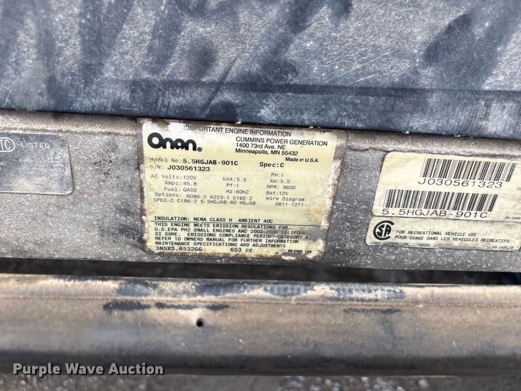 image for item EQ8024 2004 Winnebago Workhorse W22 RV