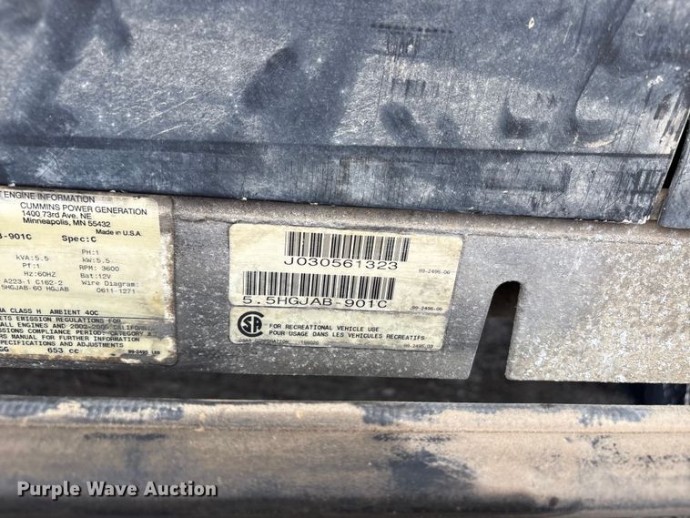 image for item EQ8024 2004 Winnebago Workhorse W22 RV