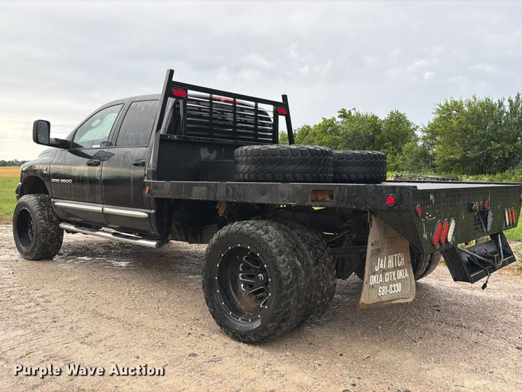 image for item EQ8039 2006 Dodge Ram 3500 Ext. Cab flatbed pickup truck